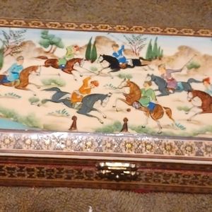 Beautiful vintage jewelry or trinket box